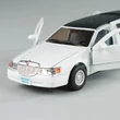 LIMO - Lincoln Limousine - modellautó 1:36 - pezsgő színben LIMO - Lincoln Limousine - modellautó 1:36 - pezsgő színben