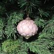 Glass hanging decoration in onion form with pearls