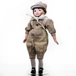 PATRIK A KIS SPORTOS GENTLEMAN, porcelánbaba   - gyűjtő kategória
