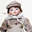 PATRIK A KIS SPORTOS GENTLEMAN, porcelánbaba   - gyűjtő kategória