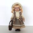 HILDA porcelánbaba 30 cm HILDA porcelánbaba 30 cm