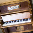 Pianínó - zenélő ajándéktárgy fából