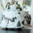 Santa Claus is coming to Town - musical snowglobe