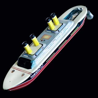 TITANIC gyertyás csónak - propulziós hajó lemezből - ismét kapható TITANIC gyertyás csónak - propulziós hajó lemezből - ismét kapható