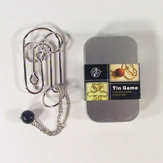 ÖRDÖGLAKAT  fém dobozban ÖRDÖGLAKAT  fém dobozban