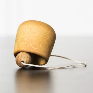 Bilboquet tölcsér  ügyességi játék fából Bilboquet tölcsér  ügyességi játék fából