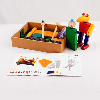 THEO és a Kislány figurás építőjáték fából