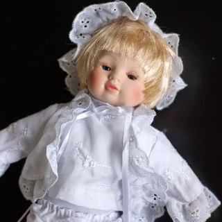 FIÚ CSECSEMŐ  PORCELÁNBABA   22 CM FIÚ CSECSEMŐ  PORCELÁNBABA   22 CM