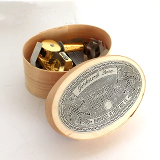 Jingle Bells  felhúzós beépíthető zeneszerkezet háncs dobozban Jingle Bells  felhúzós beépíthető zeneszerkezet háncs dobozban