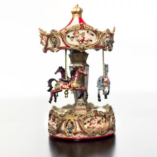 Zenélő vidámparki körhinta Zenélő vidámparki körhinta