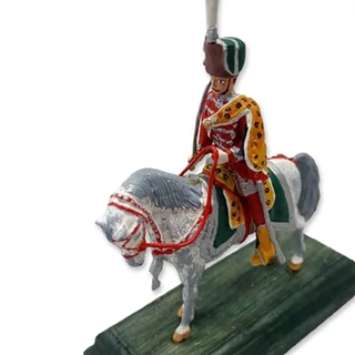 Lovas huszártiszt karddal,kacagánnyal - fa talpon -  festett ólomfigura  Lovas huszártiszt karddal,kacagánnyal - fa talpon -  festett ólomfigura