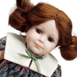 KÁRMEN porcelánbaba
