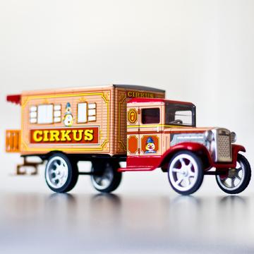 CIRKUSZOS LAKÓAUTÓ lemezjáték
