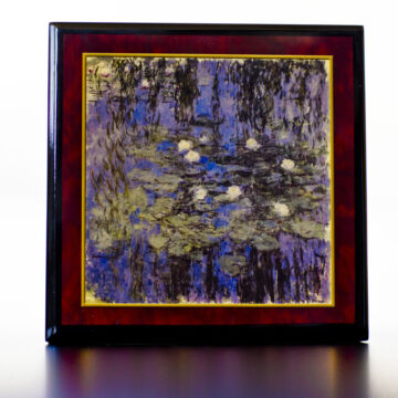Monet: Tavirózsák   lakkozott zenélő ékszerdoboz